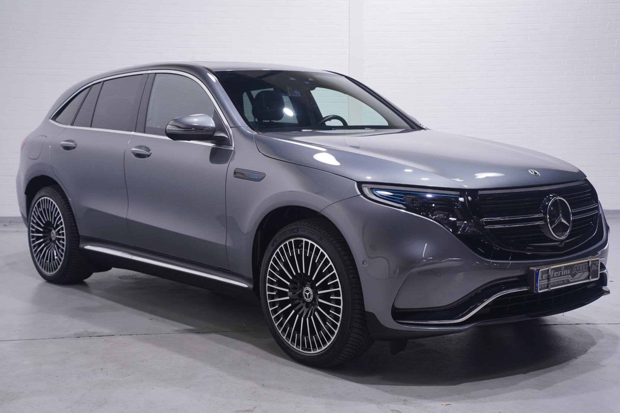 Mercedes-Benz EQC 400 4MATIC AMG Line 80 kWh 1e eigen. NAP S, Zwart, 80 kWh, Leder en Stof, Origineel Nederlands