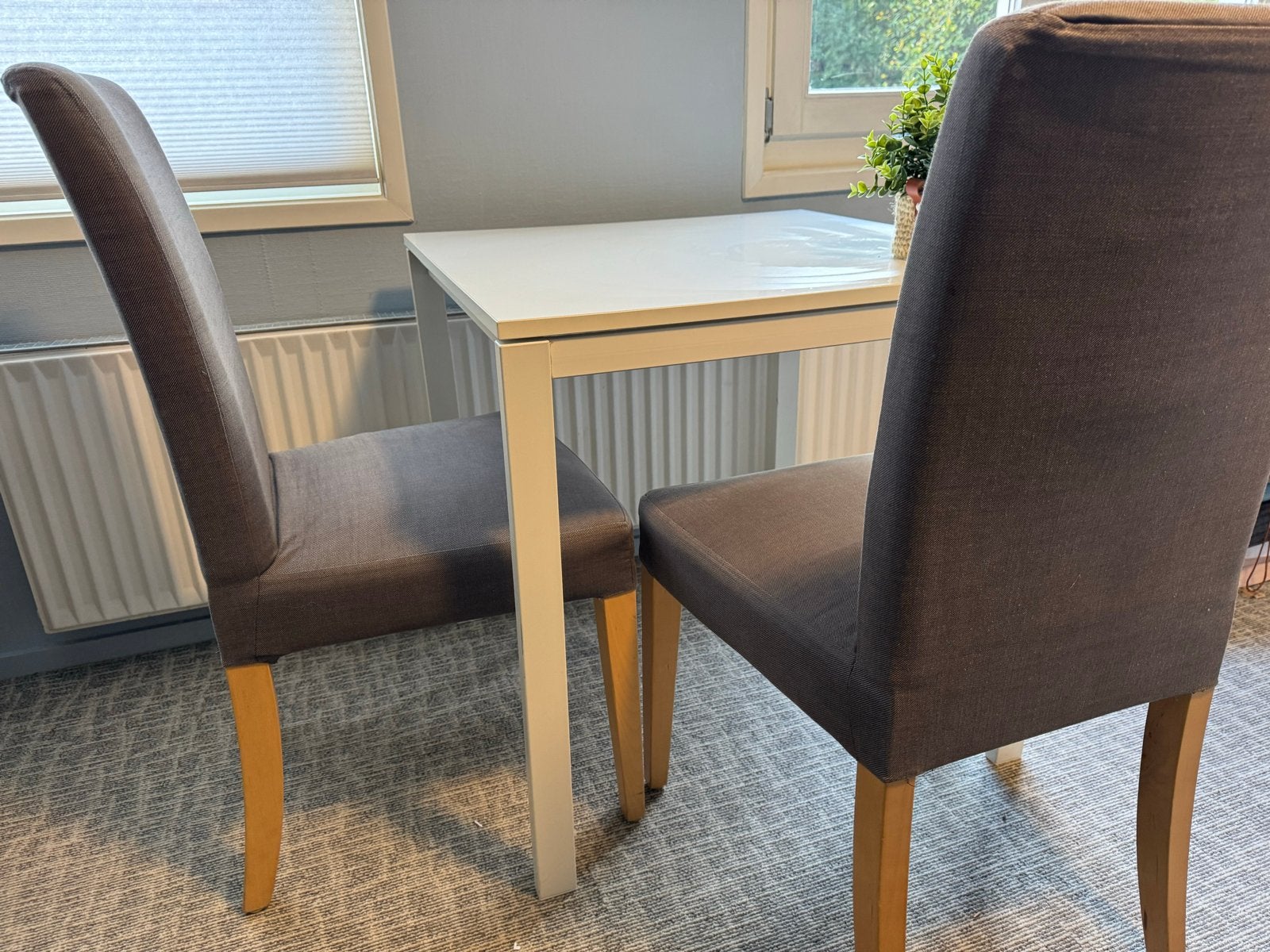 IKEA Melltorp tafel met 2 Henriksdal stoelen, Huis en Inrichting, Ophalen, Gebruikt, 100 tot 150 cm, Vierkant