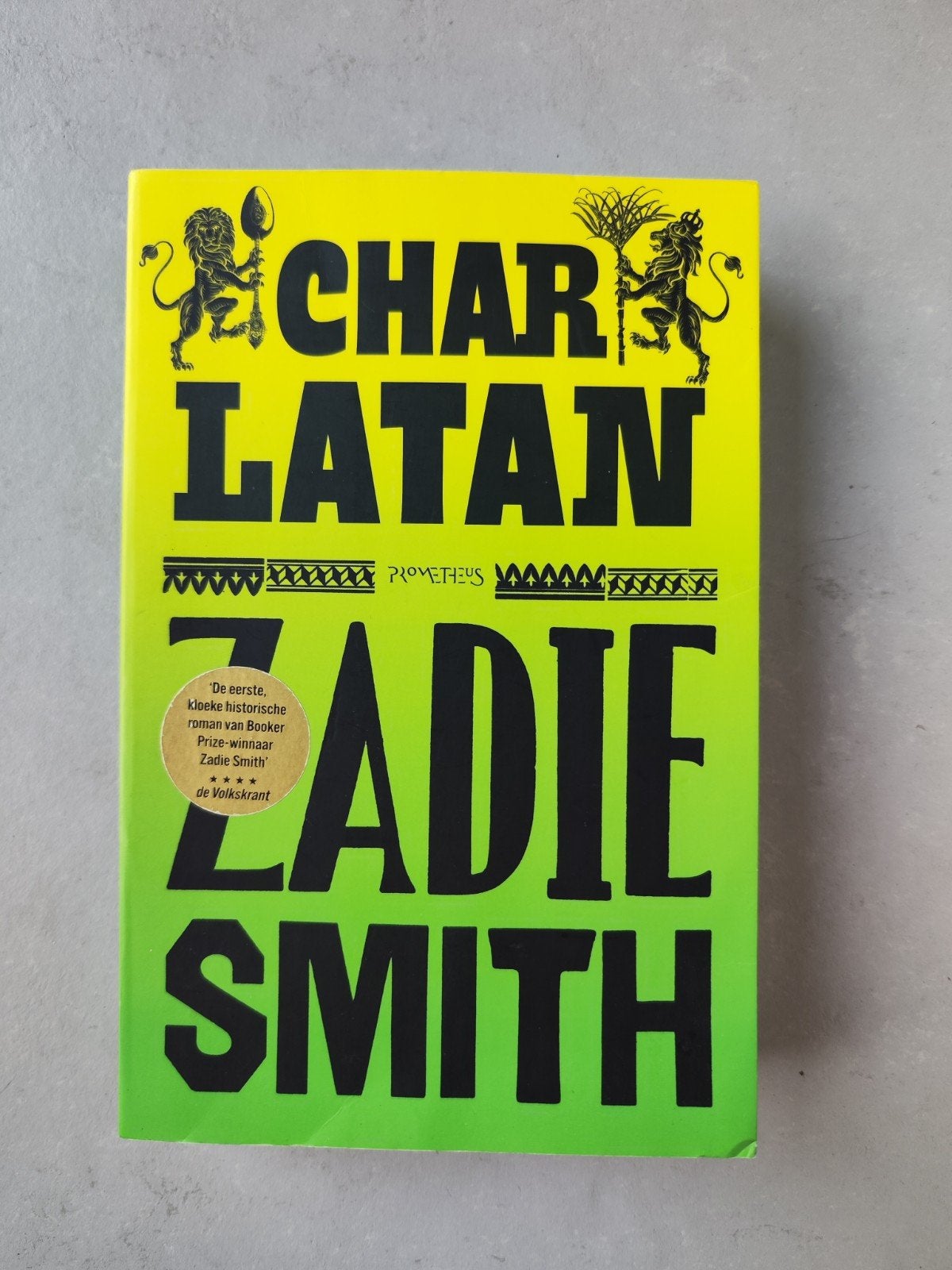 Charlatan - Zadie Smith (Zo goed als nieuw), Boeken, Ophalen of Verzenden, Zo goed als nieuw, Zadie Smith