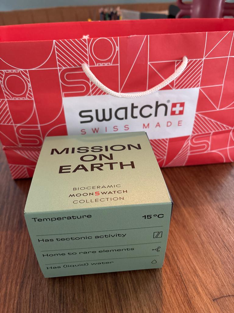 Swatch Omega Moonswatch Mission on Earth, Ophalen of Verzenden, Zo goed als nieuw