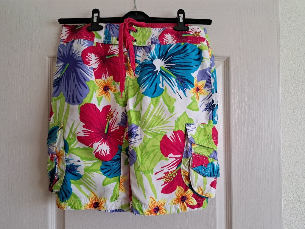 Zomerse dames short zwemshort bloemenprint maat 36 S z.g.a.n, Kleding | Dames, The Sting, Meerkleurig, Ophalen of Verzenden, Zo goed als nieuw