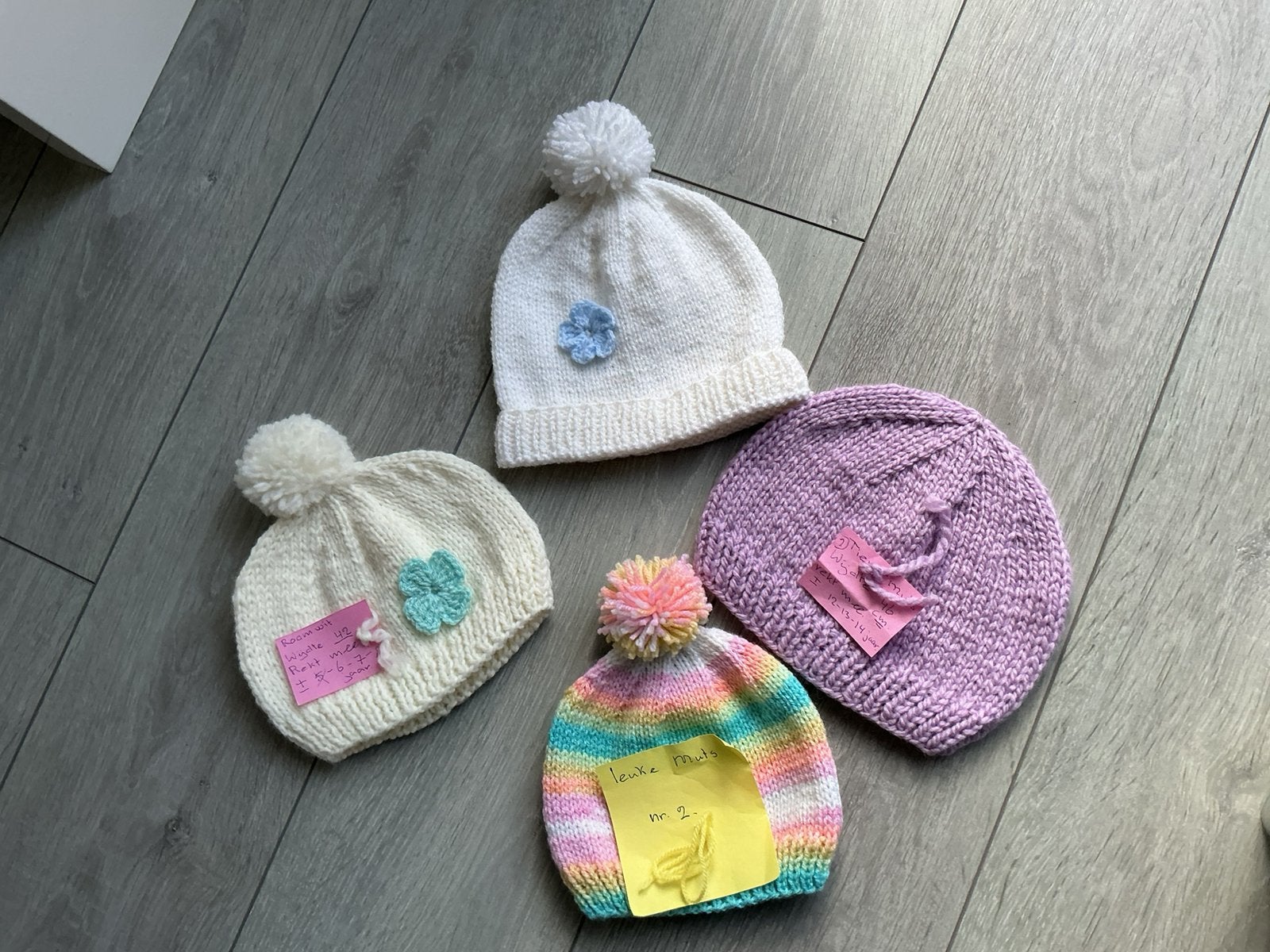 LEUK GEBREIDE KINDERMUTSEN, Ophalen of Verzenden, Zo goed als nieuw, Jongen of Meisje, Muts