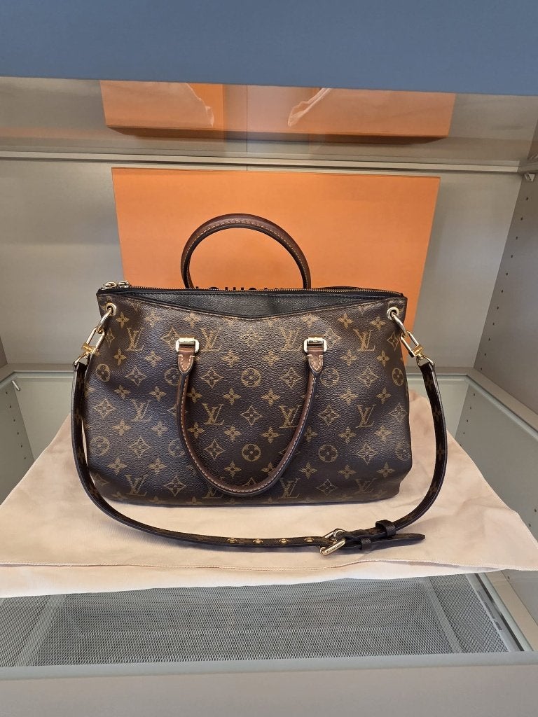 Louis Vuitton Pallas Monogram MM, Ophalen, Zo goed als nieuw, Bruin, Handtas