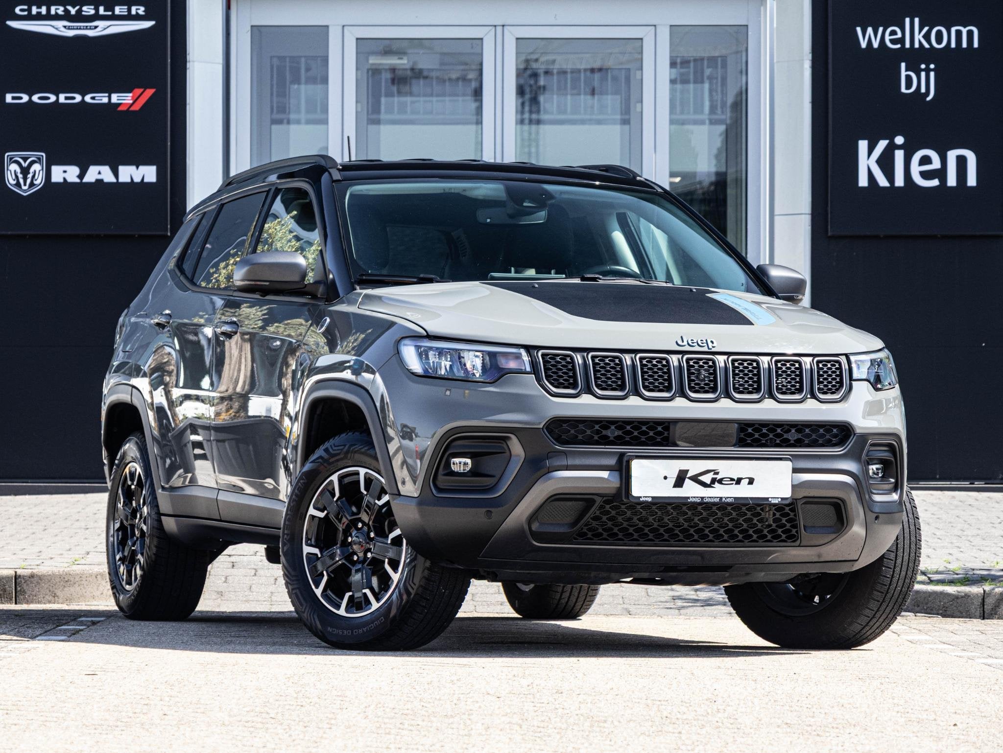 Jeep Compass 4xe 240 Plug-in Hybrid Electric Trailhawk, Automaat, Automatische klimaatregeling, 4 cilinders, Leder en Stof