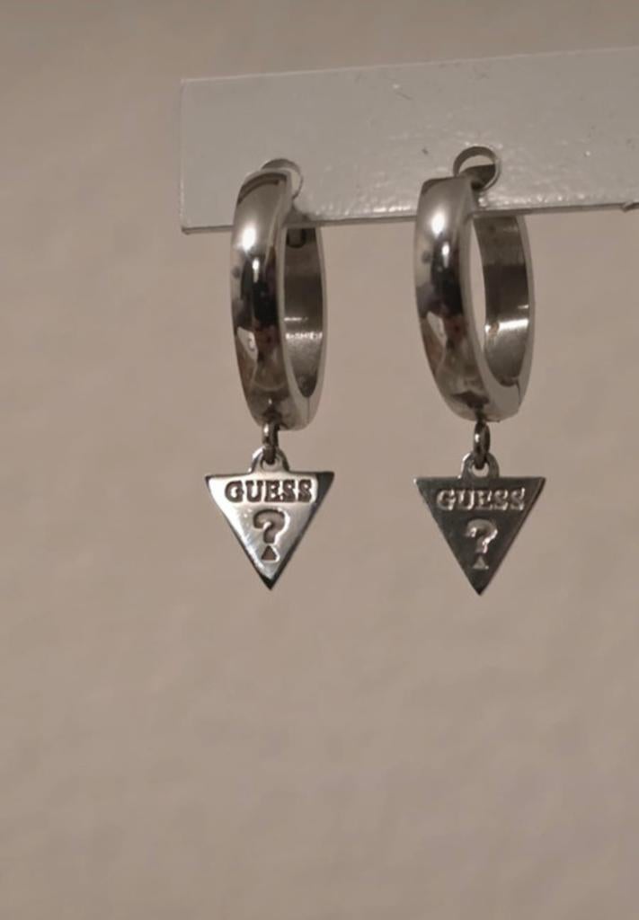 Guess oorbellen, Ophalen of Verzenden, Zo goed als nieuw, Zilver, Overige materialen
