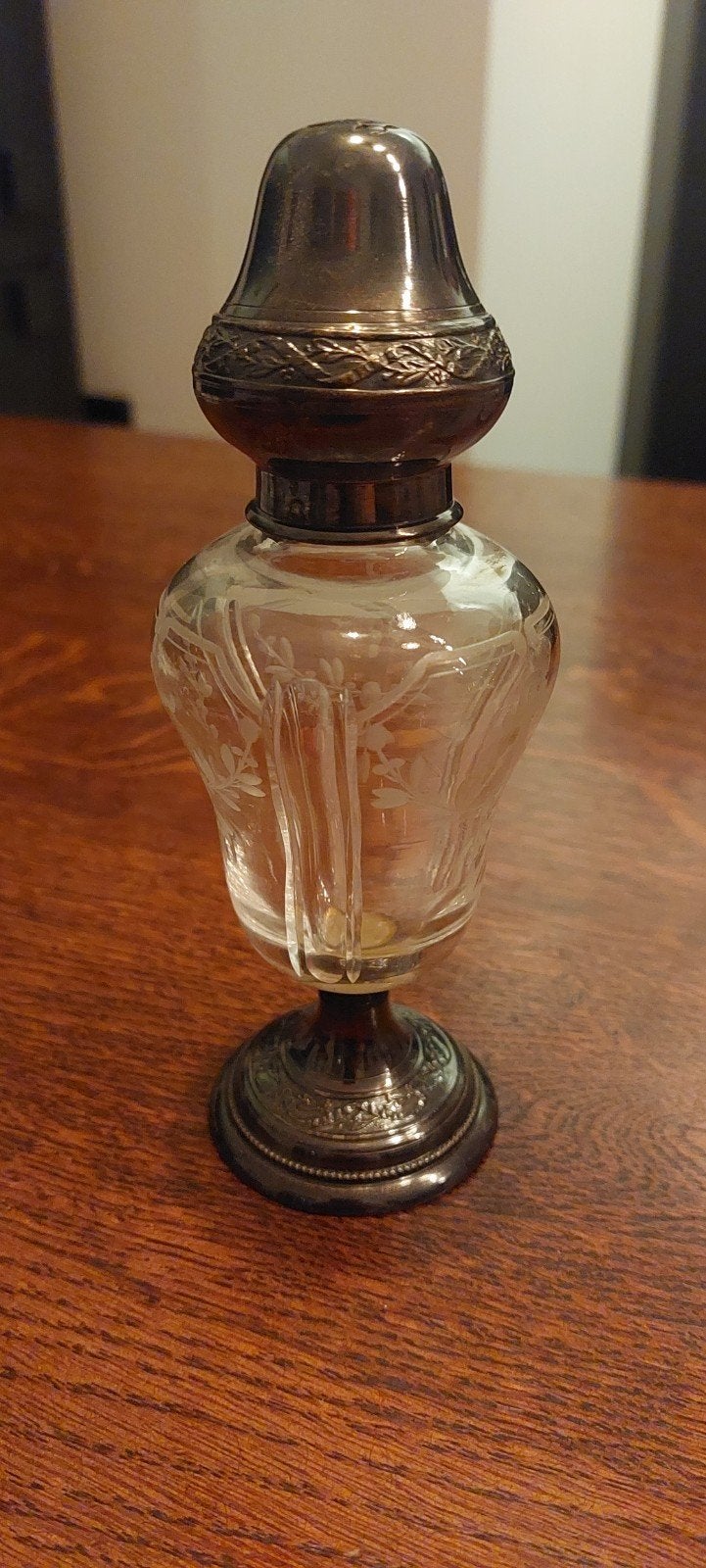 Antieke zoutstrooier van glas en metaal, Antiek en Kunst, Ophalen of Verzenden