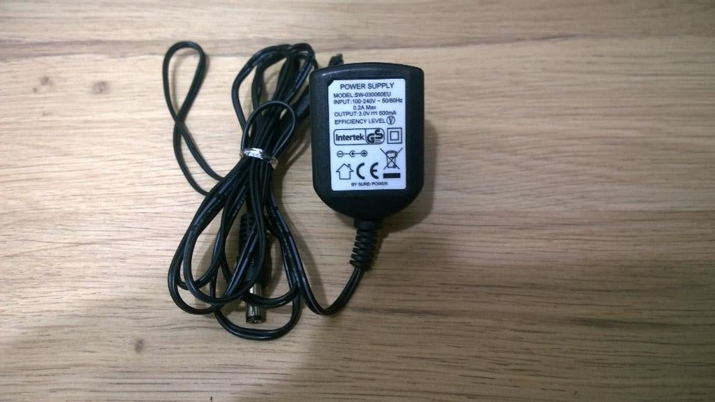 intertek Adapter 220v naar 3v 600ma, Ophalen, Zo goed als nieuw