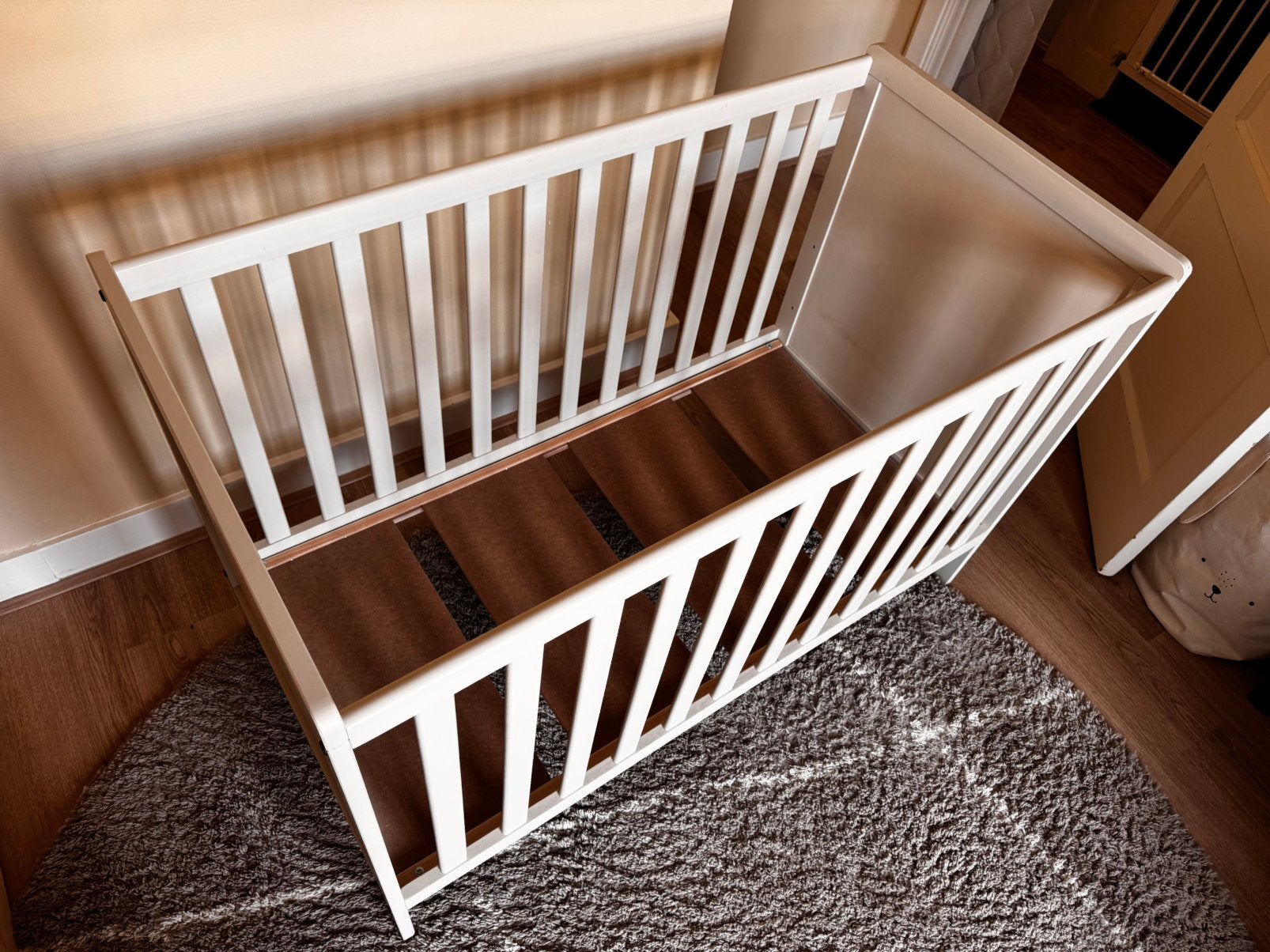 Ledikant / babybed in zeer goede staat, Kinderen en Baby's, Ophalen, Zo goed als nieuw, Ledikant