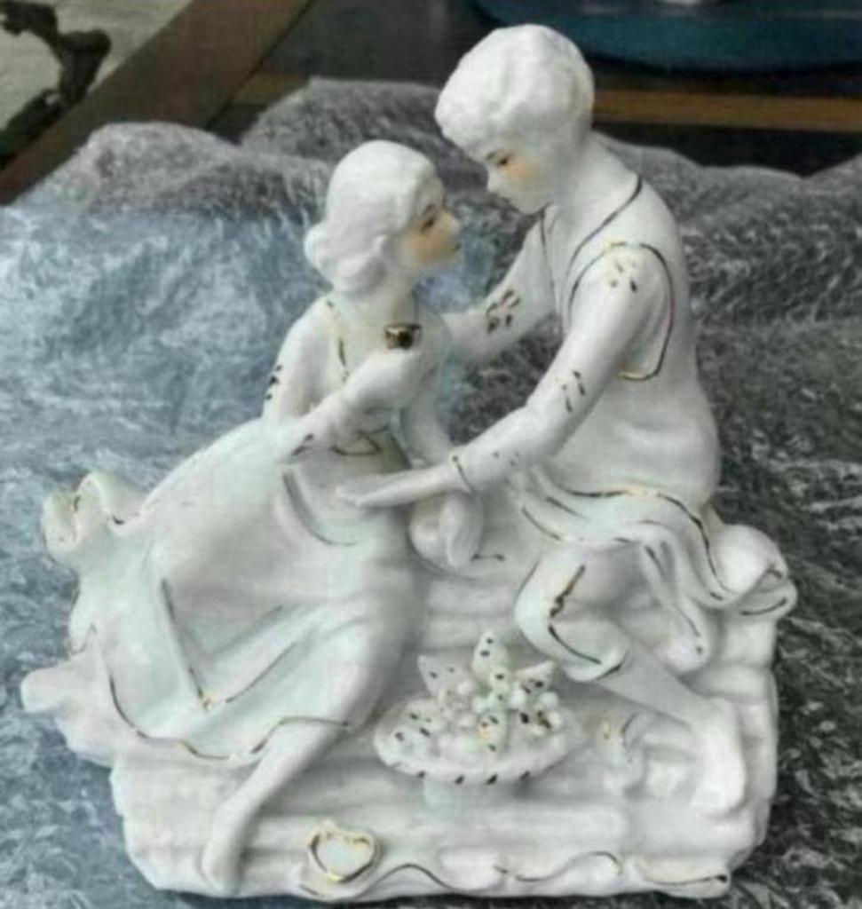 Brocante: Beeld Man en Vrouw Zgan / Kop + Schotel/ Vogel etc, Ophalen of Verzenden