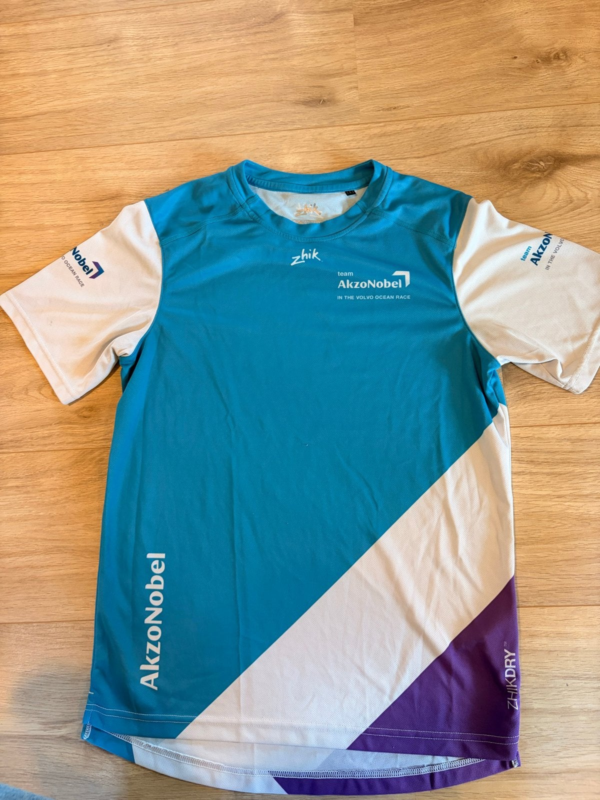 Zhik AkzoNobel Volvo Ocean Race Shirt Maat S (valt als M), Meerkleurig, Ophalen of Verzenden, Zo goed als nieuw, Algemeen
