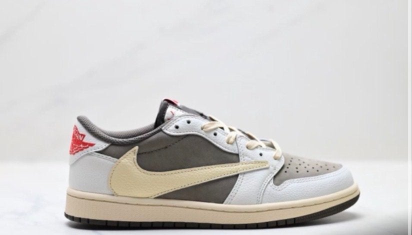 Travis Scott x Jordan 1 Low Reverse Mocha - Op bestelling, Kleding | Heren, Ophalen of Verzenden, Nieuw, Bruin, Sneakers of Gympen