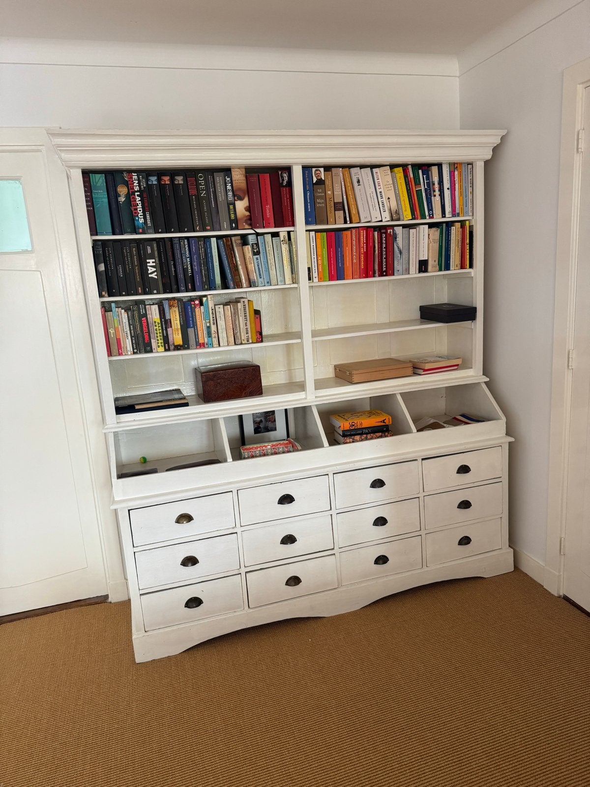 Grote witte apothekerskast met 12 laden en boekenplanken, Huis en Inrichting, Ophalen, Gebruikt, 200 cm of meer, 150 tot 200 cm