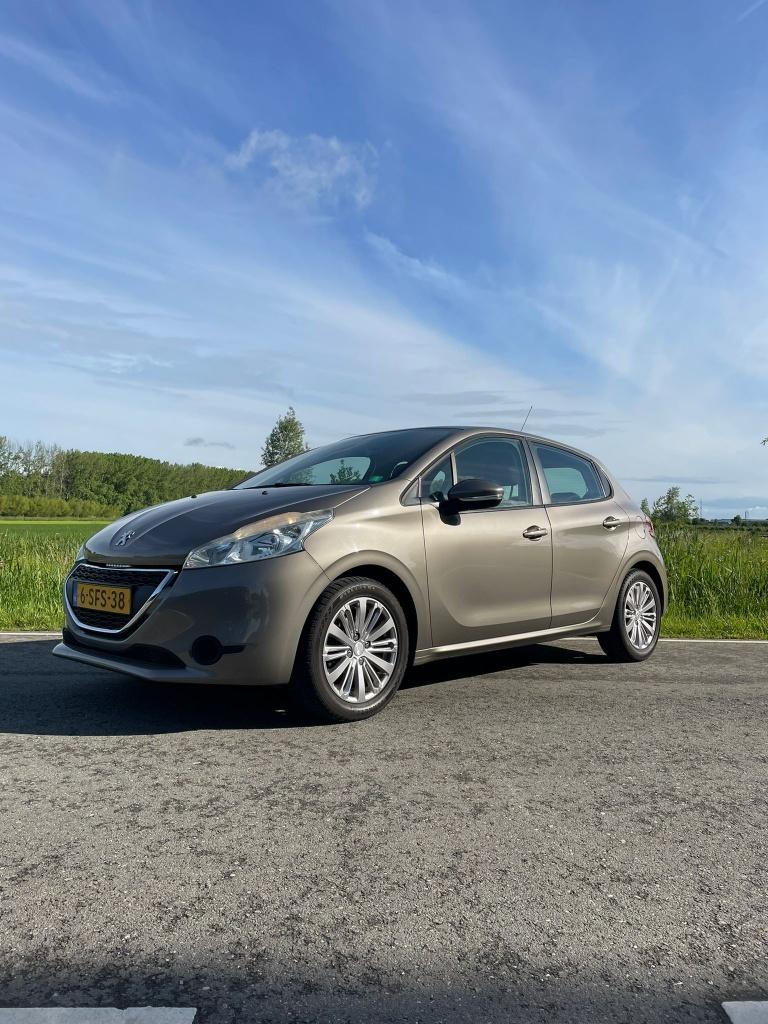 Peugeot 208 1.0 VTI 50KW/68PK 5-D 2013 Grijs, Voorwielaandrijving, Euro 5, 68 pk, Grijs