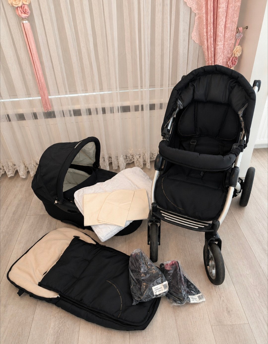 Mutsy kinderwagen met reiswieg/voetenzak (incl accessoires), Ophalen, Gebruikt, Combiwagen, Met reiswieg