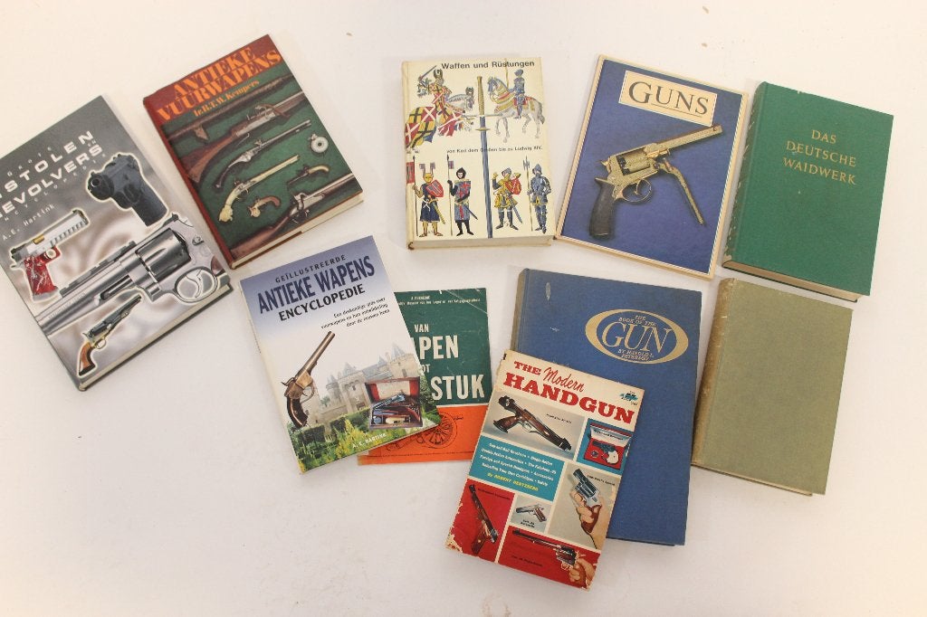 Boeken historische wapens, Boeken, Gelezen, Diverse auteurs, Ophalen of Verzenden, Voor 1940