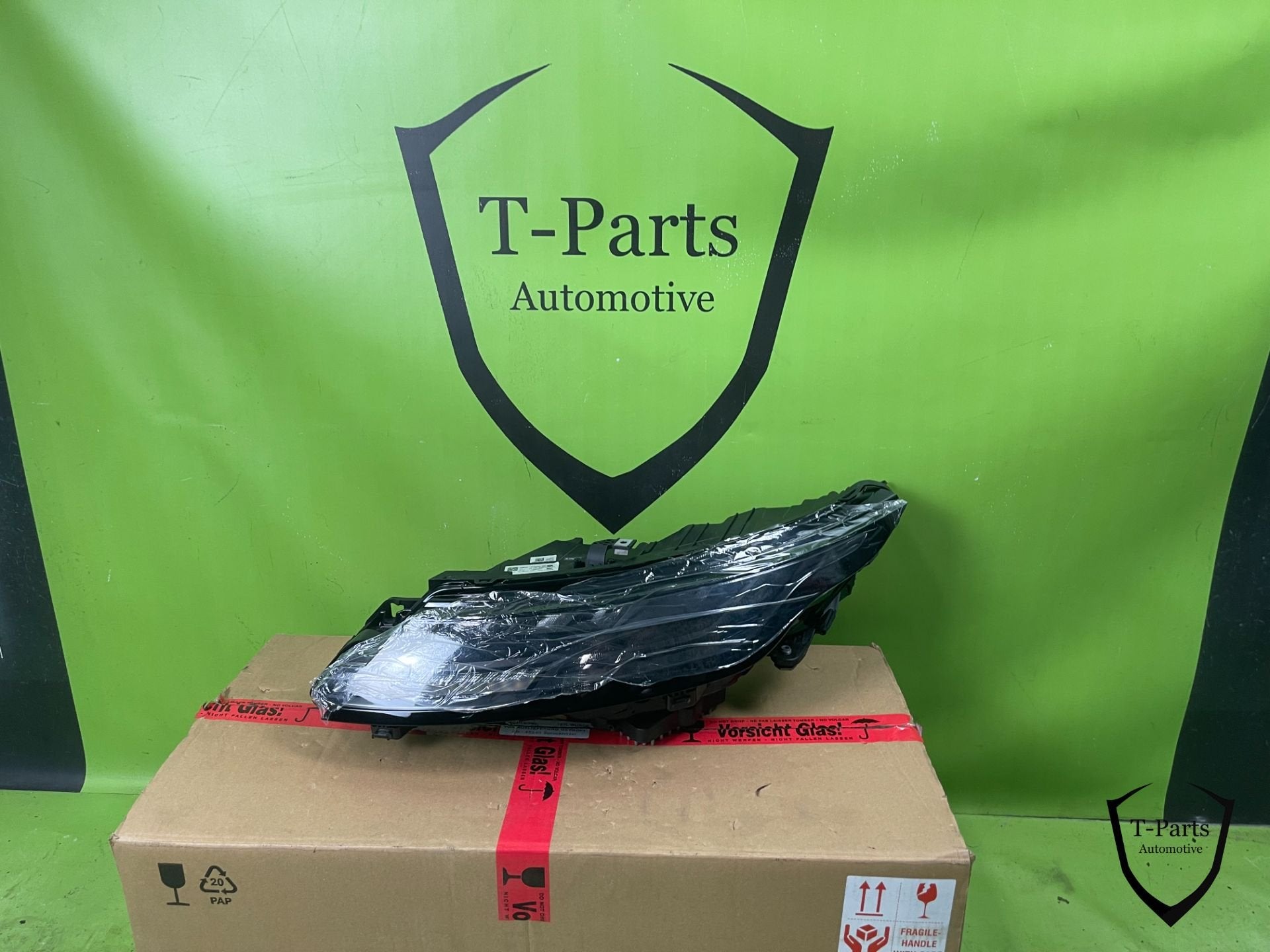 land rover RANGE ROVER EVOQUE koplamp links R8D213W030BB, Auto-onderdelen, Info@fabrikant.eu, Fabrikantstraat 1
1000 AA  Amsterdam, NL