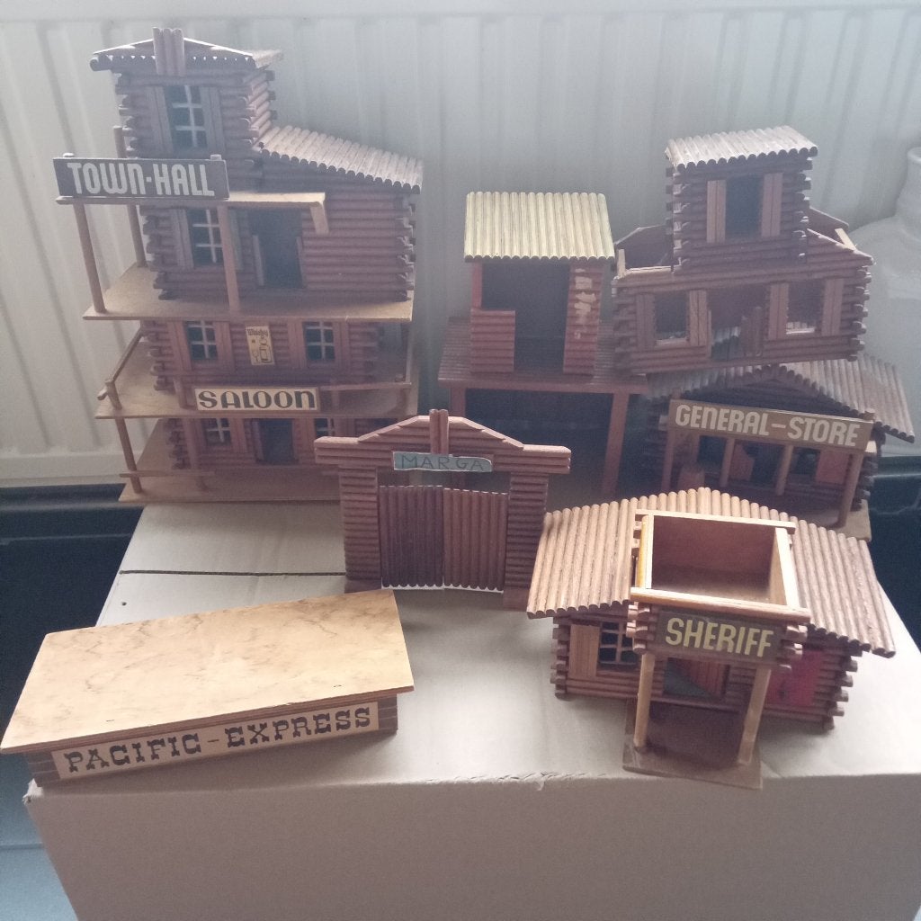 LOT WESTERN GEBOUWEN 1/32--BRITAINS OF TIMPO, Verzenden