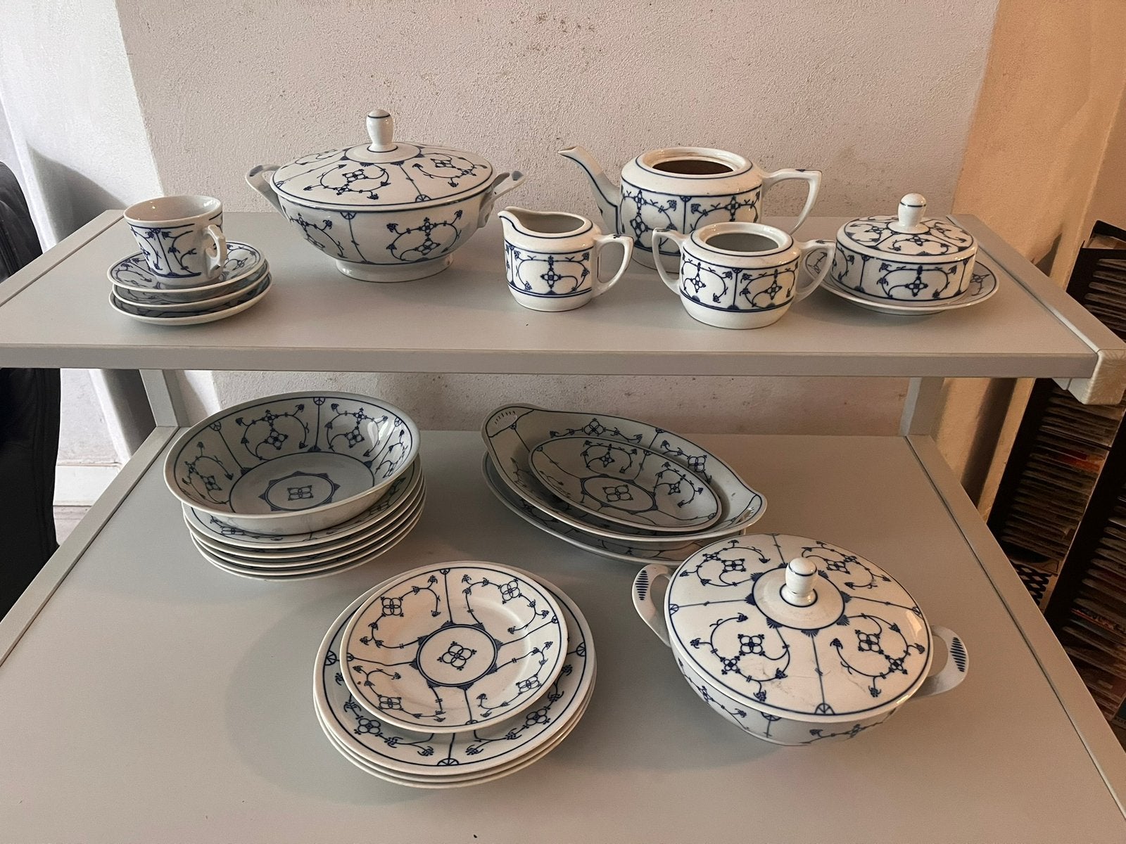 Blau Saks servies – Jäger Eisenberg & Eisenberg DDR, Ophalen