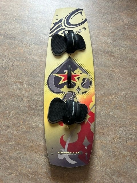 Board, wetsuit en zit-harnas (GEEN KITE), Watersport en Boten, Kitesurfen, Ophalen, Gebruikt, Kitesurf-set, Twintip