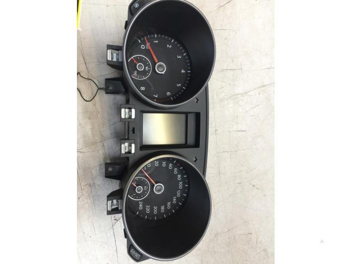 Instrumentenpaneel van een Volkswagen Golf, Gebruikt, -, Volkswagen, -