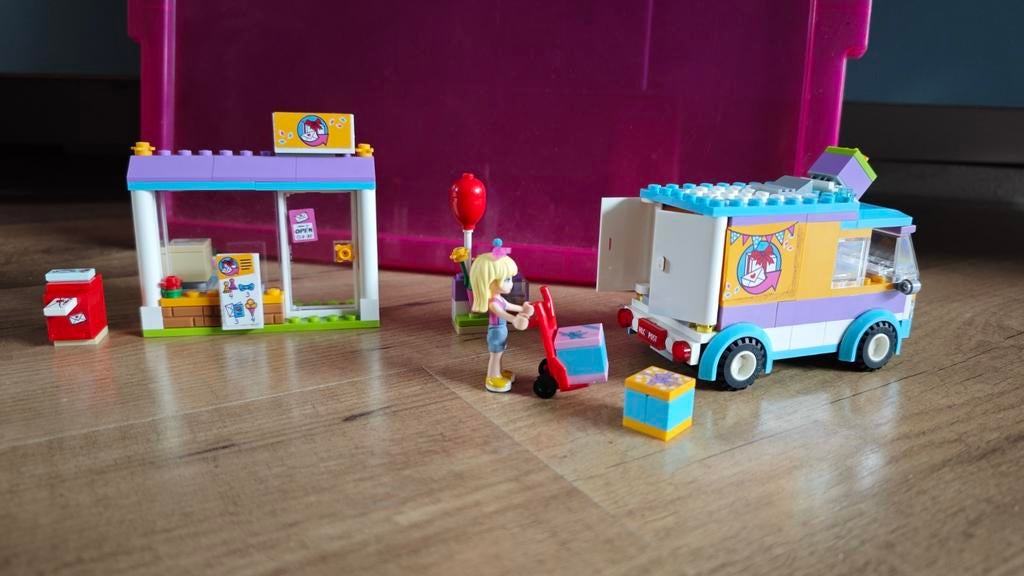 Leuke Lego Friends set 41310 heartlake pakjesdienst, Kinderen en Baby's, Speelgoed | Duplo en Lego, Ophalen of Verzenden, Zo goed als nieuw