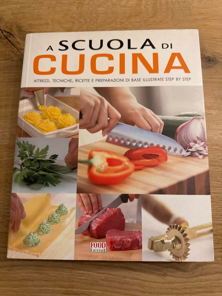 A scuola di cucina - Italiaans kookboek, nieuw!, Boeken, Italië, Vegetarisch, Voorgerechten en Soepen, Nieuw