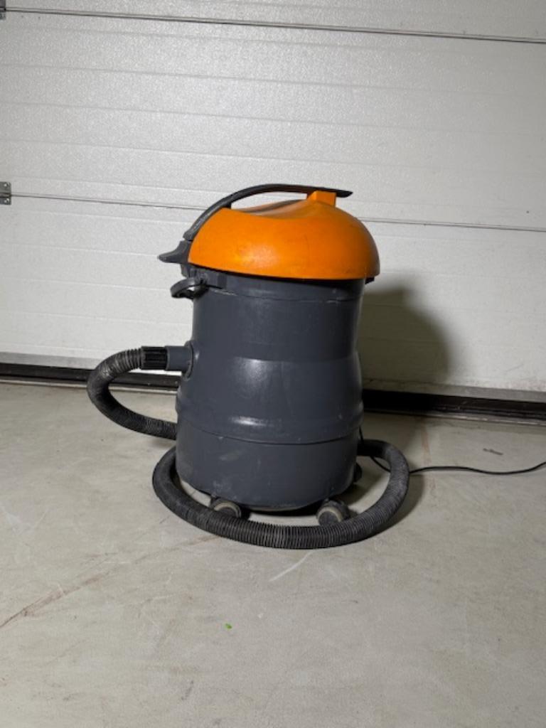 Taski vacumat 22 waterzuiger topkwaliteit, Ophalen, Zo goed als nieuw, Waterstofzuiger