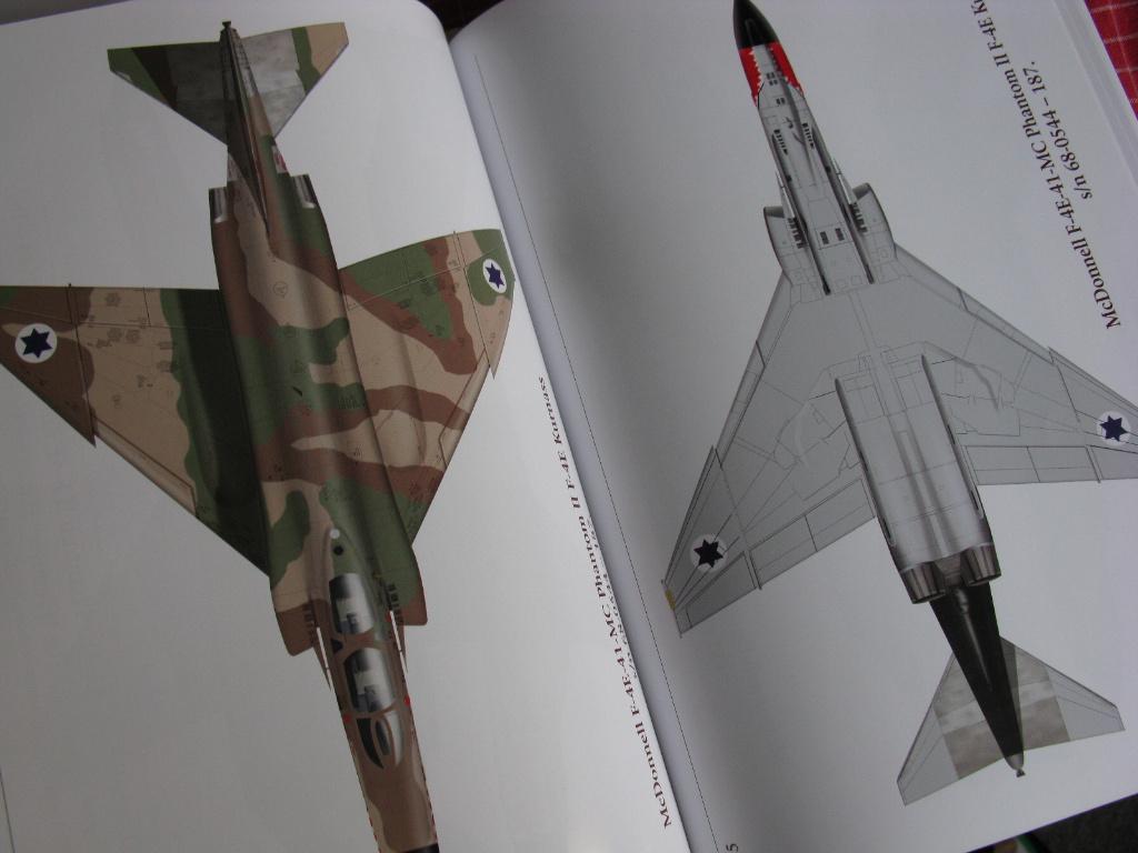 1 of 2 vliegtuigboeken van MMP, Starfighter Phantom, Verzamelen, Ophalen, Zo goed als nieuw, Boek of Tijdschrift