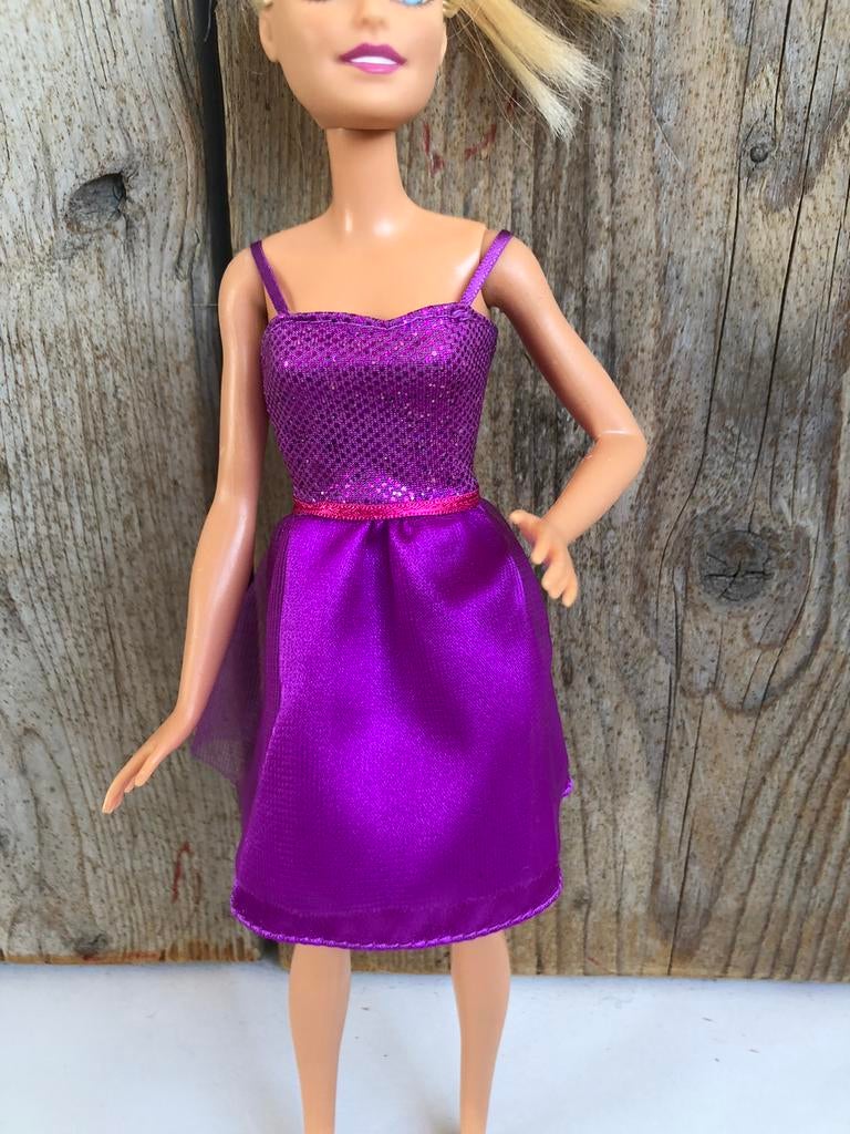 Paarse met roze riem Barbie feestjurk, Ophalen of Verzenden, Zo goed als nieuw, Barbie