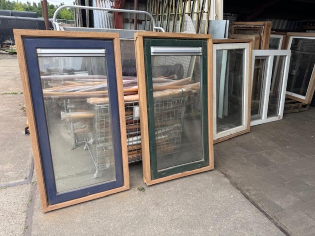 Diverse Nieuwe hardhouten kozijn met gebruikte binnenraam, Ophalen, Minder dan 80 cm, Gevelraam of Ruit, Dubbelglas