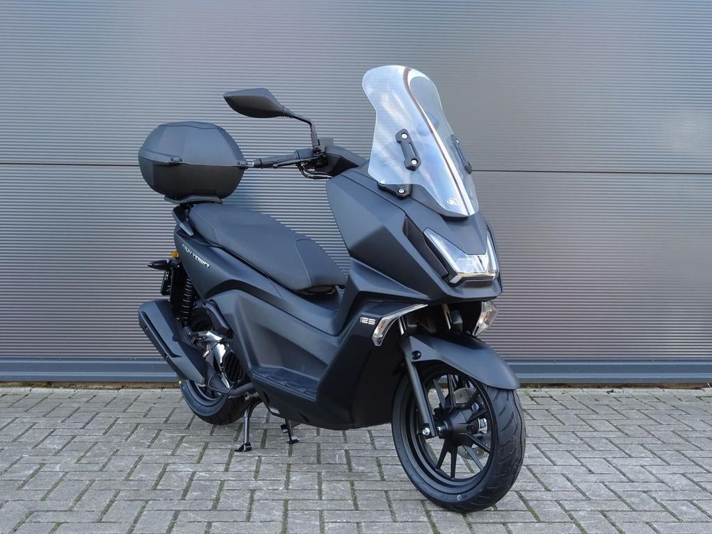 KYMCO SKYTOWN  125I A1  NIEUWE MOTOSCOOTER, Motoren, Motoren | Overige merken, Kymco, Bedrijf, Onbekend, 125 cc