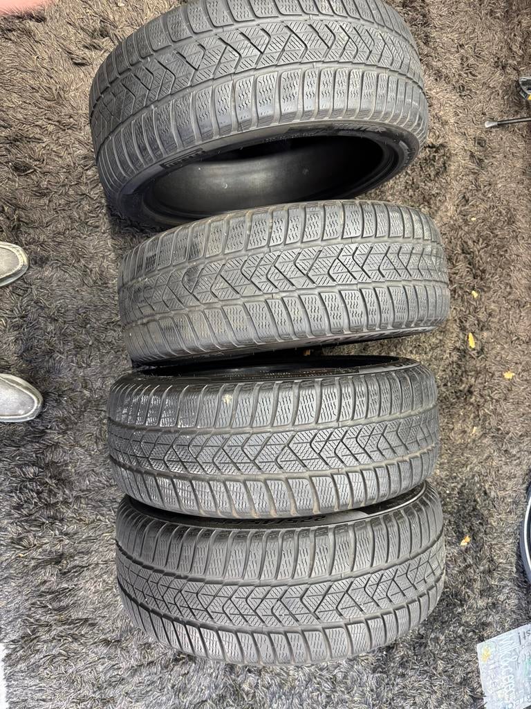 Winterbanden Pirelli 225/45 R19 - Set van 4, Auto-onderdelen, Banden en Velgen, Band(en), Winterbanden, 19 inch, 225 mm, Personenwagen