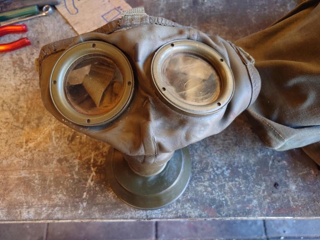M.V.O KM marine gasmasker, Ophalen of Verzenden, Marine, Nederland, Embleem of Badge