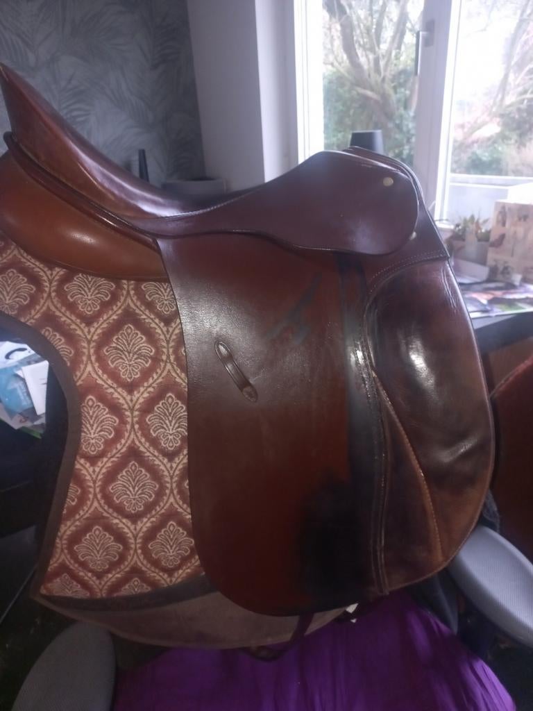 Schitterend cognac Passier Grand Gilbert 17 inch, Dieren en Toebehoren, Paarden en Pony's | Zadels, Ophalen of Verzenden, Gebruikt