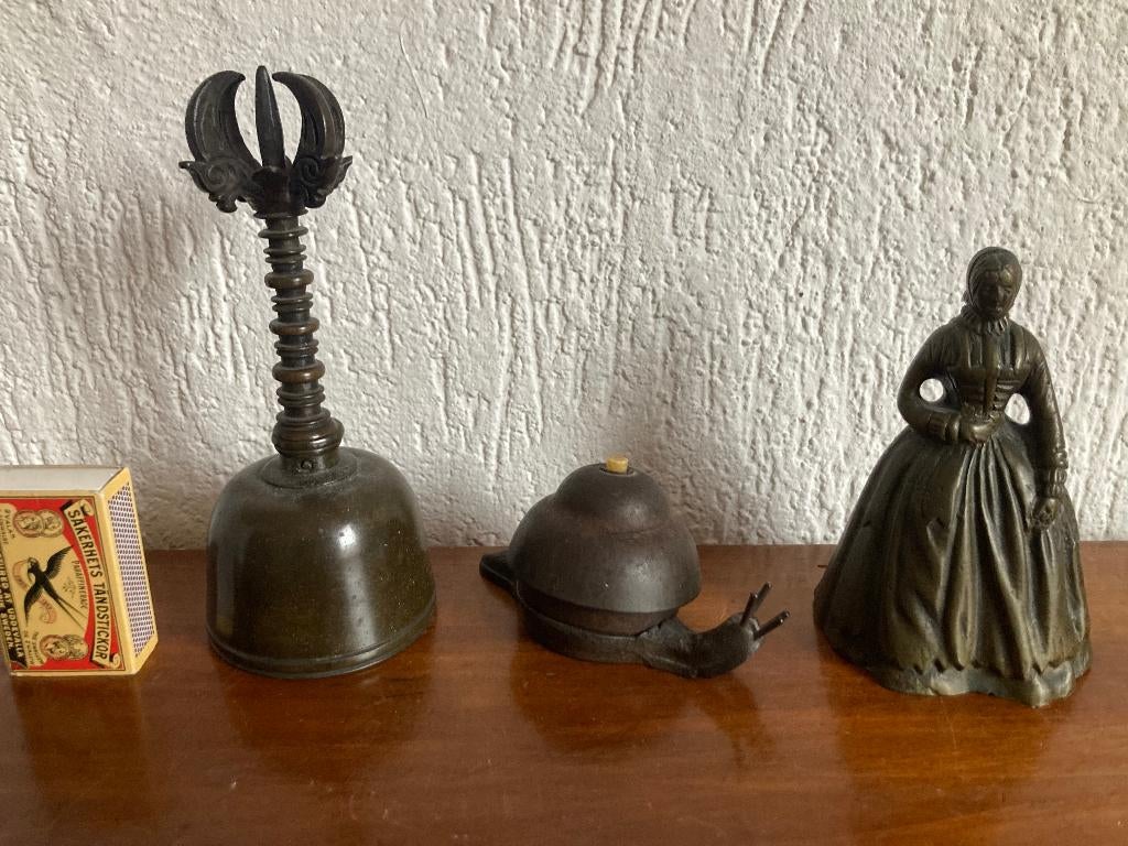 2 antieke koperen bronzen klassieke tafelbellen lady bell, Antiek en Kunst, Ophalen of Verzenden