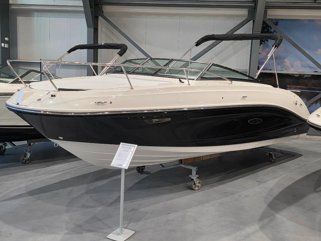 Sea Ray 230 Sun Sport | Nieuw vaarklaar | aanbieding!, Ophalen, Binnenboordmotor, Nieuw, 200 pk of meer