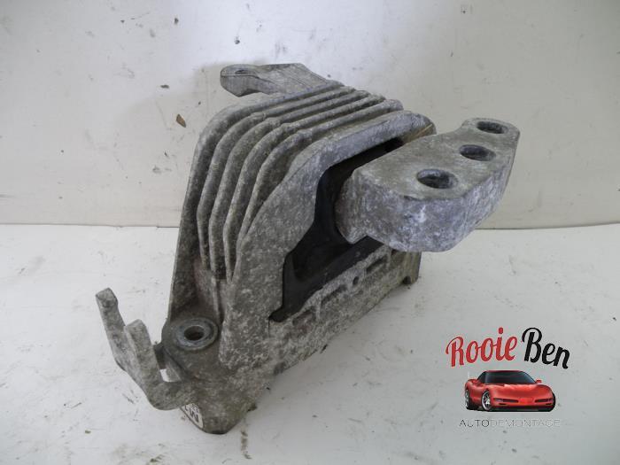 Motorsteun van een Chevrolet Orlando, Gebruikt, -, Ophalen of Verzenden, -