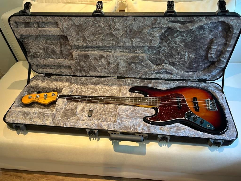Fender American Professional II Jazz Bass LH 3 Tone Sunburst, Muziek en Instrumenten, Snaarinstrumenten | Gitaren | Bas, Ophalen