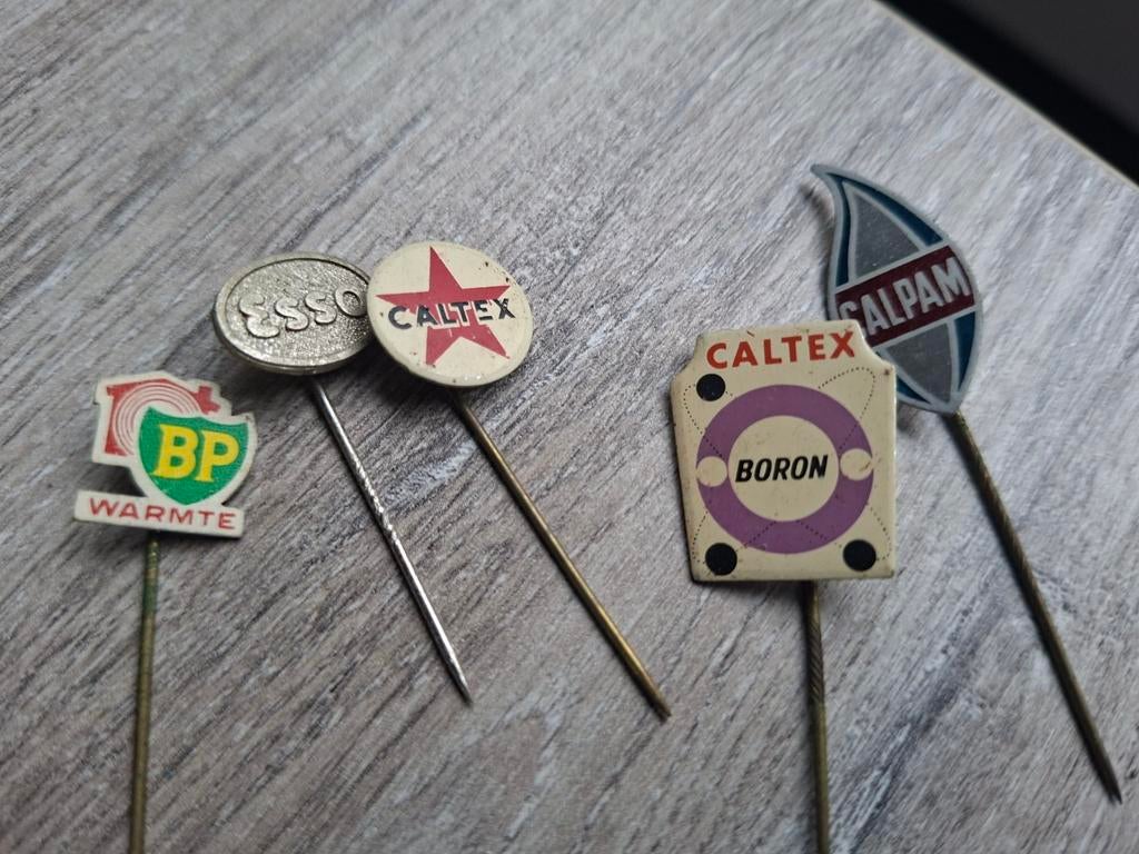 Oude speldjes benzine merken, Ophalen of Verzenden, Gebruikt, Transport, Speldje of Pin