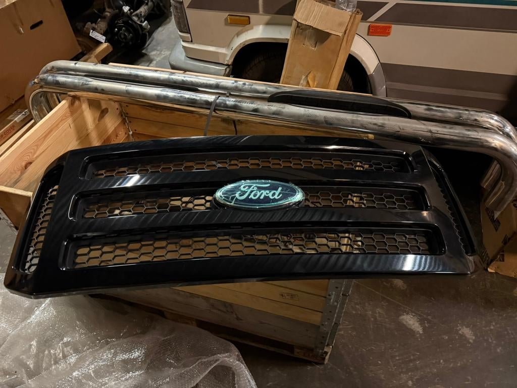 Ford F250/350/450 2005/2006/2007 Super Duty Grill NEW, ., Nieuw, Ophalen of Verzenden, Ford