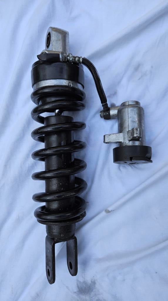 Suzuki gsx 1100f  Verstelbare achterbrug veer, Ophalen of Verzenden