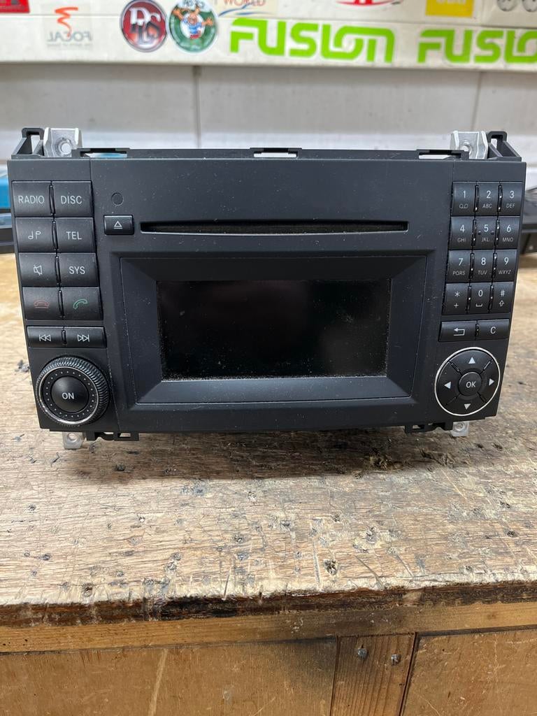 Mercedes Sprinter Vito Radio CD MF2830, Ophalen of Verzenden, Gebruikt