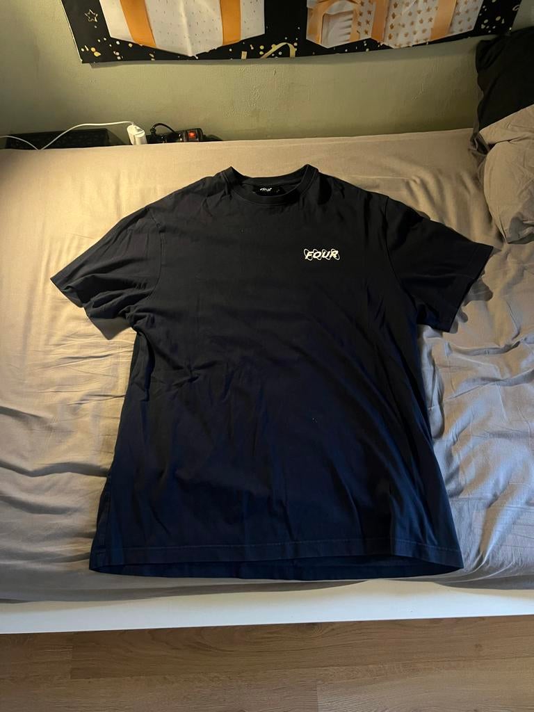 Four T-shirt - Medium (valt groter) OPHALEN, Kleding | Heren, T-shirts, Ophalen of Verzenden, Gedragen, Maat 48/50 (M), Zwart