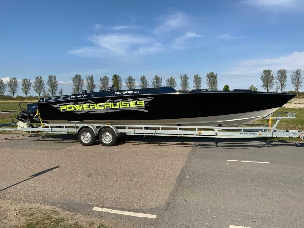 Powerboat 34 ft Scarab (speedboot 10M), Ophalen, Binnenboordmotor, Diesel, Zo goed als nieuw