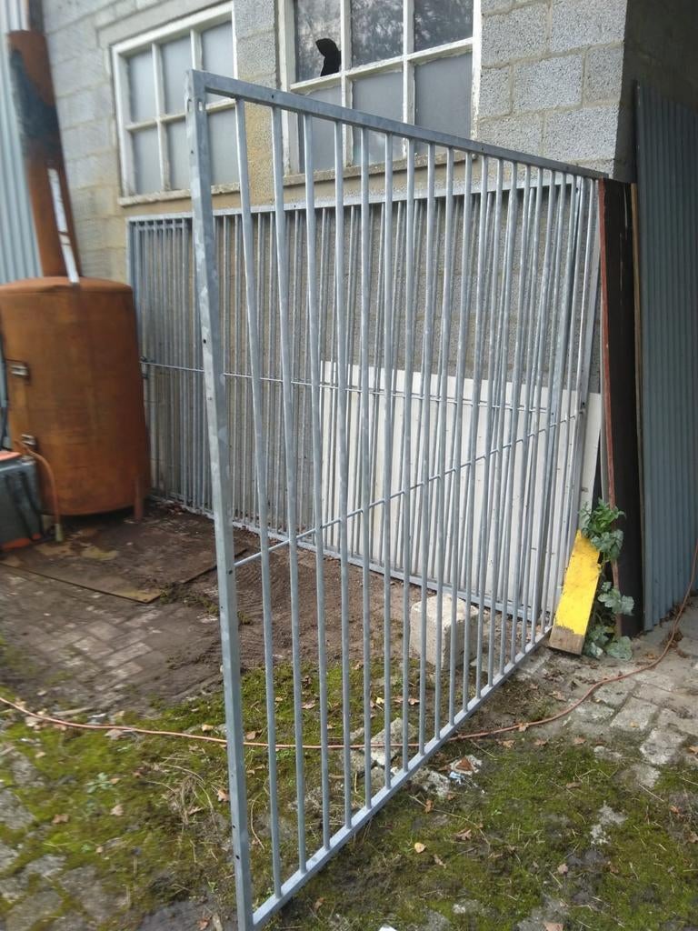 Hondenren / dierenren te koop, Tuin en Terras, Tuinhekken en Hekwerk, Gebruikt, Spijlenhekwerk, IJzer, Ophalen