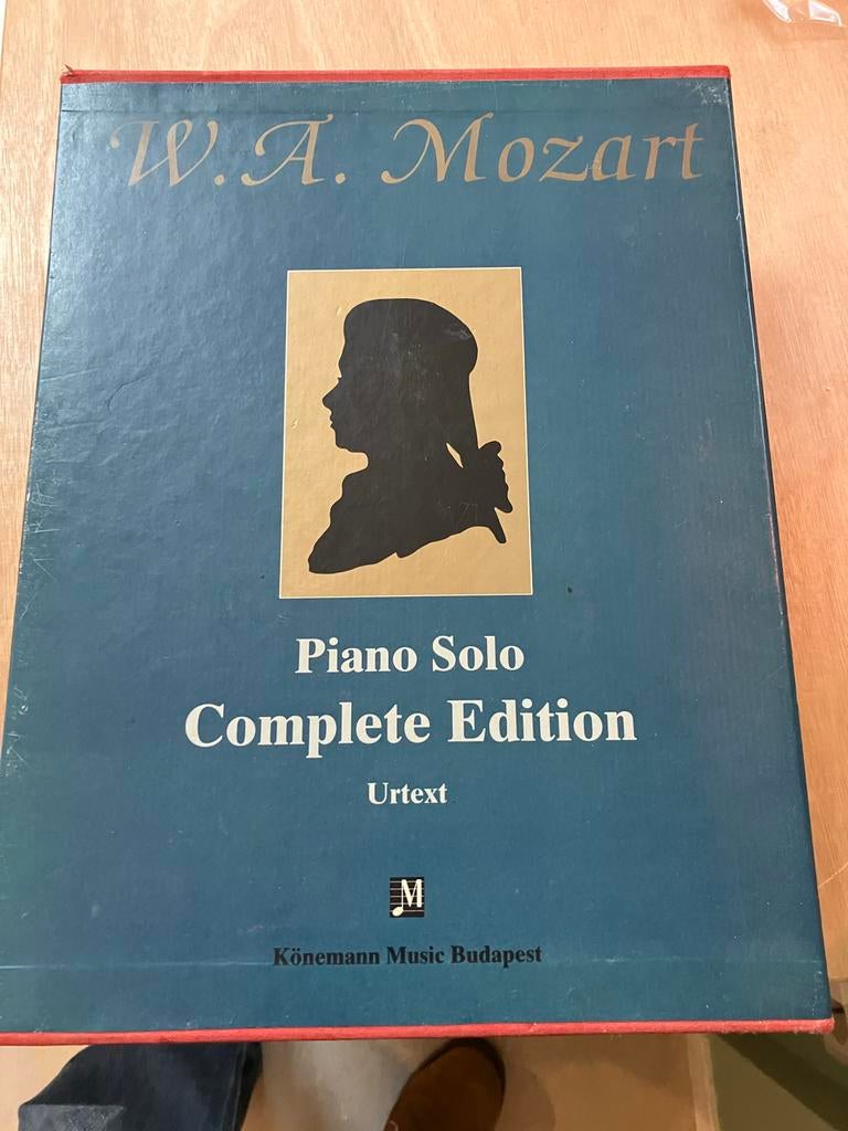 W.A. Mozart Piano Solo Complete Edition, Ophalen of Verzenden, Zo goed als nieuw, Artiest