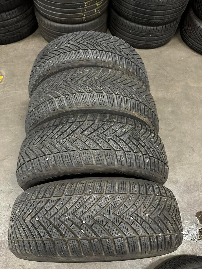 195 55 16 205 55 16 205 60 16 bijna nieuw a merk winterbande, Auto-onderdelen, Banden en Velgen, 16 inch, Band(en), 205 mm, Winterbanden