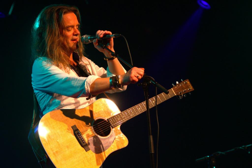 Rock Poëet FRANK BLUEKA, Diensten en Vakmensen, Muzikanten, Artiesten en Dj's, Solo-artiest