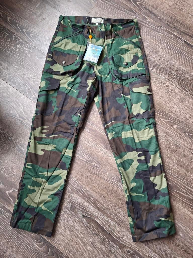 Nieuwe legerbroek camouflage, Ophalen of Verzenden, Nieuw, Maat 48/50 (M), Groen