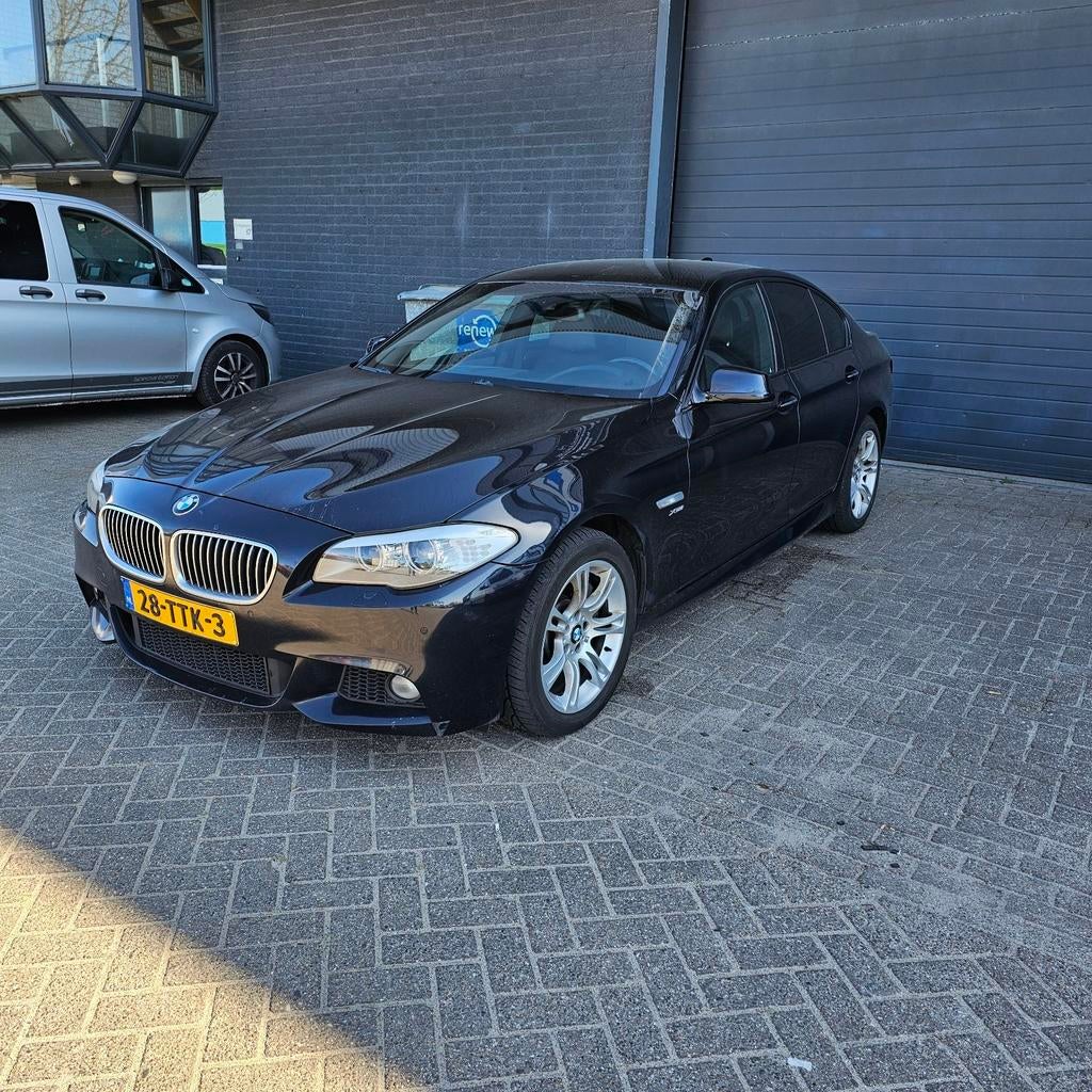 BMW 5-Serie 530d Xdrive 258pk Aut. 2012 Zwart, Auto's, BMW, Automaat, 2993 cc, 208 €/maand, Zwart
